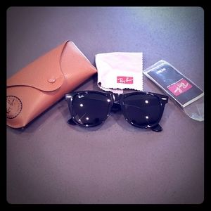 NWOT 👓 RAY-BAN Black Wayfarer Sunglasses 👓